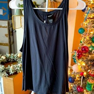 Victoria’s Secret workout tank with keyhole back detailing